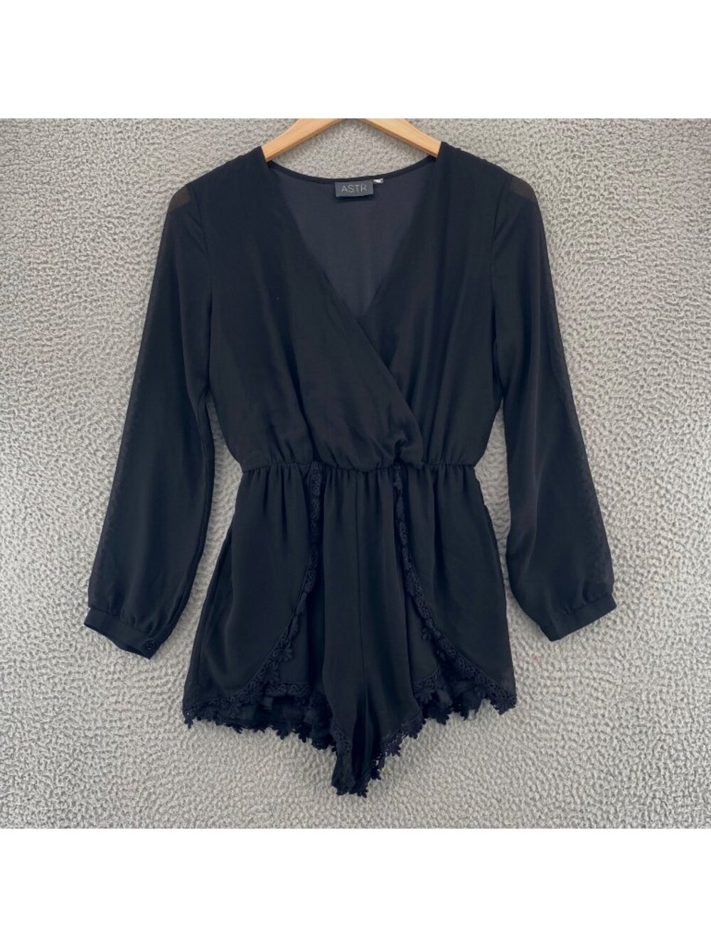ASTR Romper Womens Medium Black Surplice Neck Long Sleeves Lace Shorts Blouse